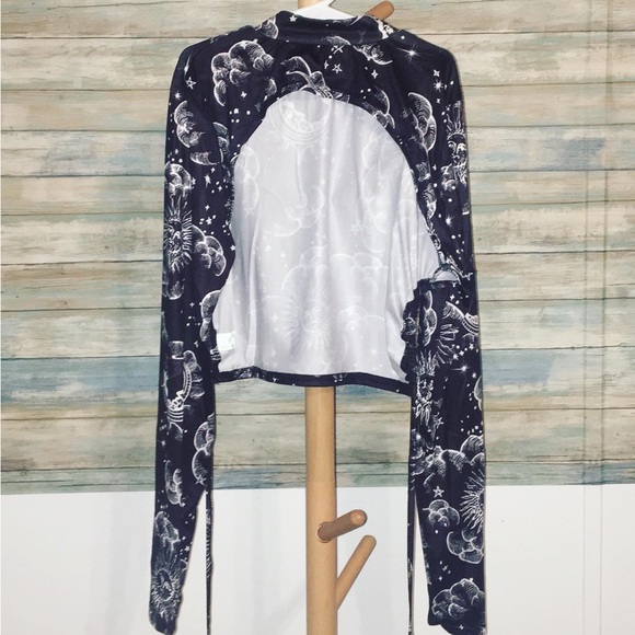 Celestial Print Long Sleeve Crop Top - Picture 2 of 2